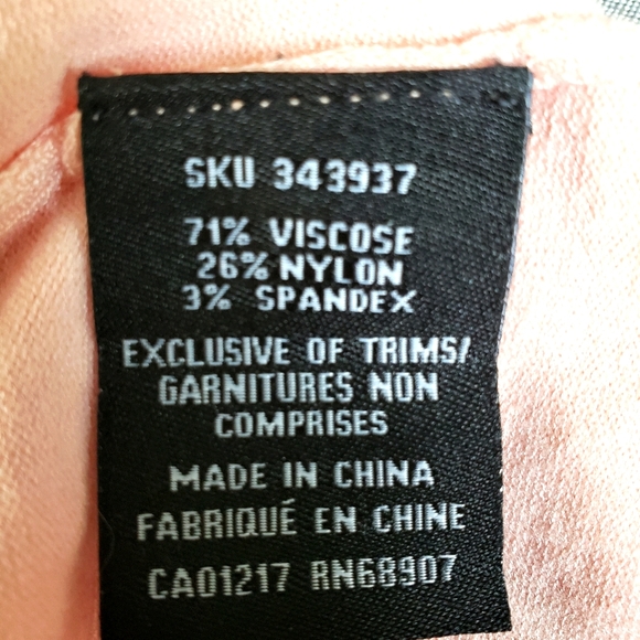 Le Chateau sleeveless knit top - Picture 4 of 5